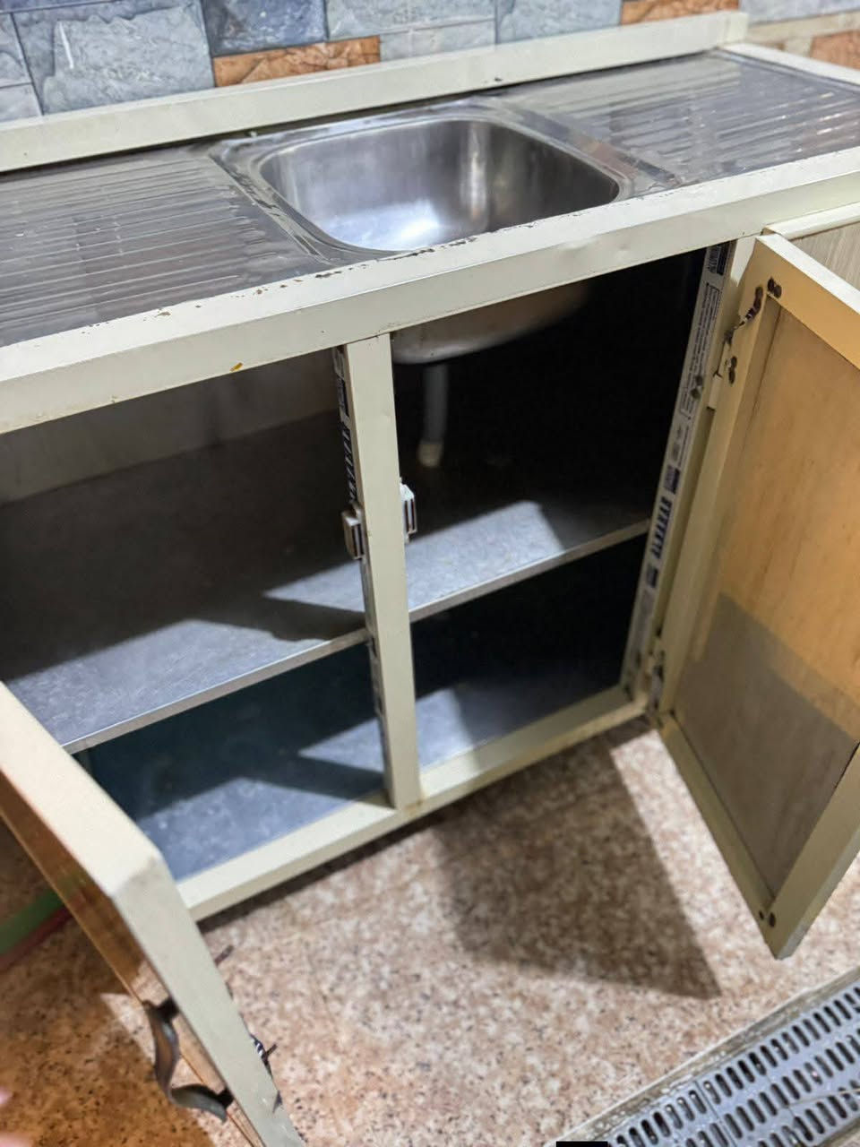 سنك قوي  وجديد ونضيف للبيع للاستفسار خاص للشراي


**إذا كنت صاحب هذا الإعلان وتريد حذفه لأي سبب، رجاءا أرسل رسالة إلى الدعم الفني**