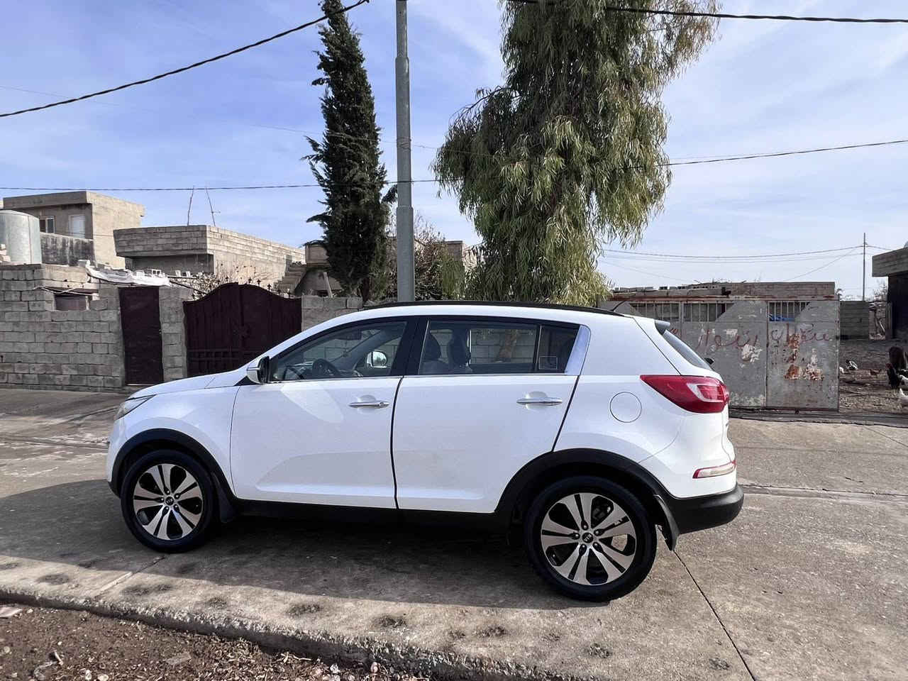 کیا سپۆر تاج 2011 بێ سبوغ تەنها دو دەرگاکەی دواوەی دوشوینی بچوکی ساردە پانۆراماو ڤۆلیۆم تابڵێی جوانە
تەنها جوابی تیل ئەدەینەوە لەگەڵ رێزم
*********** رانية, السليمانية
