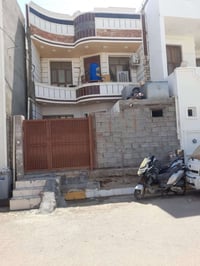 الرمادي حي المعلمين • دار طابقين مسلح • 175م