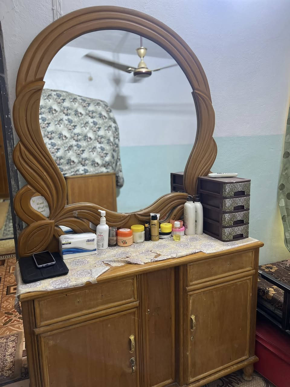 ميز مراية
تسكام مستعمل بس نظيف 
السعر 75 
المكان نجف


**إذا كنت صاحب هذا الإعلان وتريد حذفه لأي سبب، رجاءا أرسل رسالة إلى الدعم الفني**