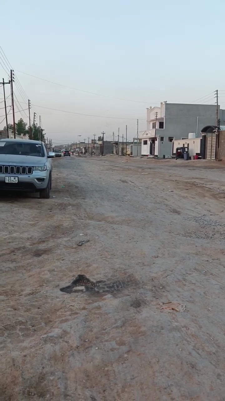 سلام عليكم قطعه أرض للبيع المساحه ٣٣٠ متر طابو زراعي سند ٢٥الموقع سبع قصور شارع المشروع قرب المستوصف شارع ٢٠ إلا ستفسار تصال على رقم الهاتف ***********
