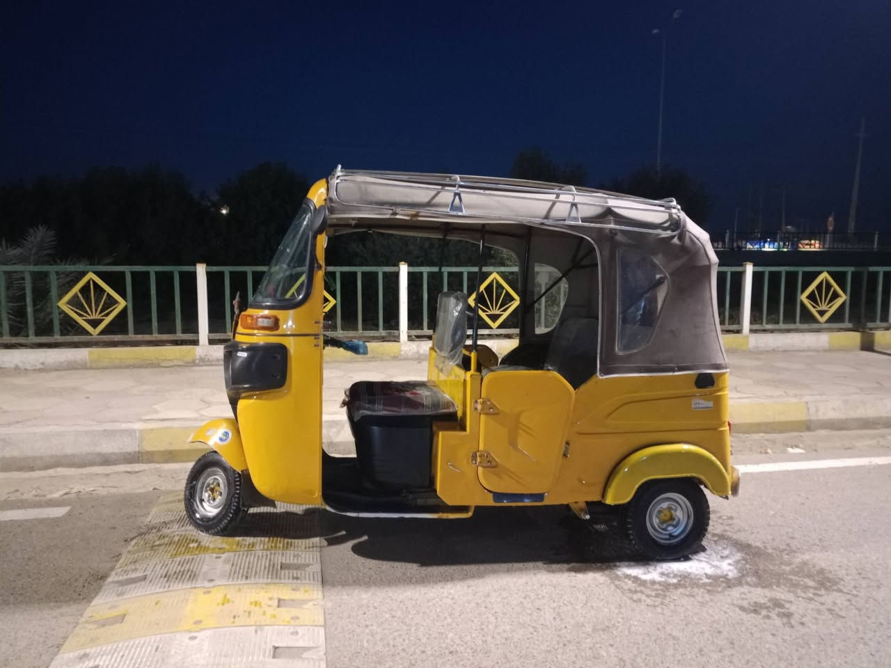 سلام عليكم 

البيع 21 شهر 9 رقم ذي قار نكليزي 

تكتك كفاله عامه ما عده طخه جوه البك اليت فقط بارد 

شويه والباقي كفاله عامه من ضربه الاستفسار نتصل 

*********** وشراي بيه خير ويدلل  السعر 7350 وبيه مجال
