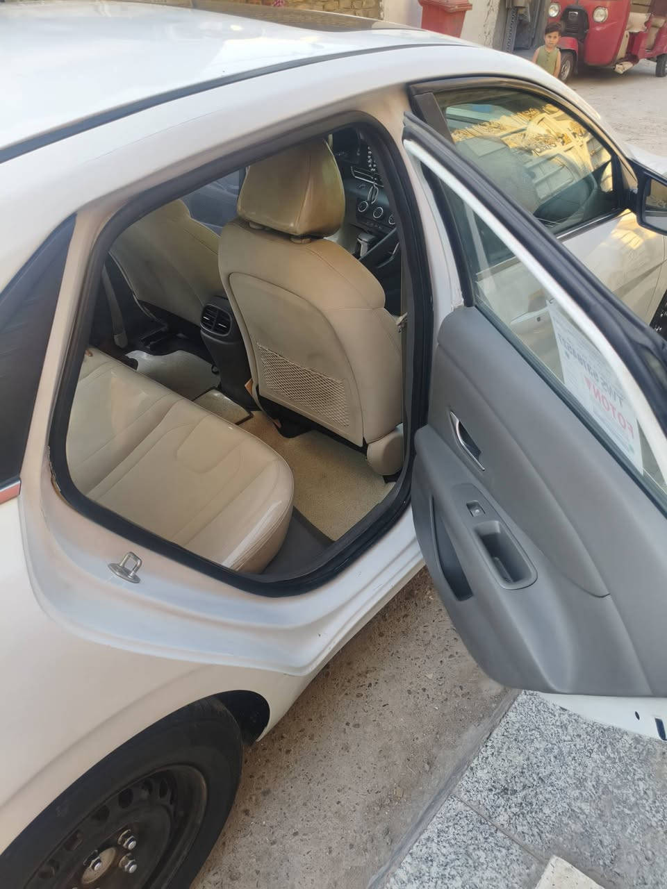 بسبب الوعود الكاذبه تم تنزيل السعر النترا خليجي 21مصبوغه عده البنيد وجاملغ ايسر والجنطه مامصبوغات محرك 2000 كير ايتي فول مواصفات تحويل مباشر قماره واكع عليهه شي مكصوصه ومعمره نفسهه دوشمه جديده تبريد قطعتين سونار مندولاي مذكور كلشي بي فتحه سقف وهواي مواصفات بعد كير محرك  تبريد كفاله ايرباكت سليمه مكاني بغداد مدينة الصدر ماشيه 233
السعر 118
تليفون *********** بي واتساب
