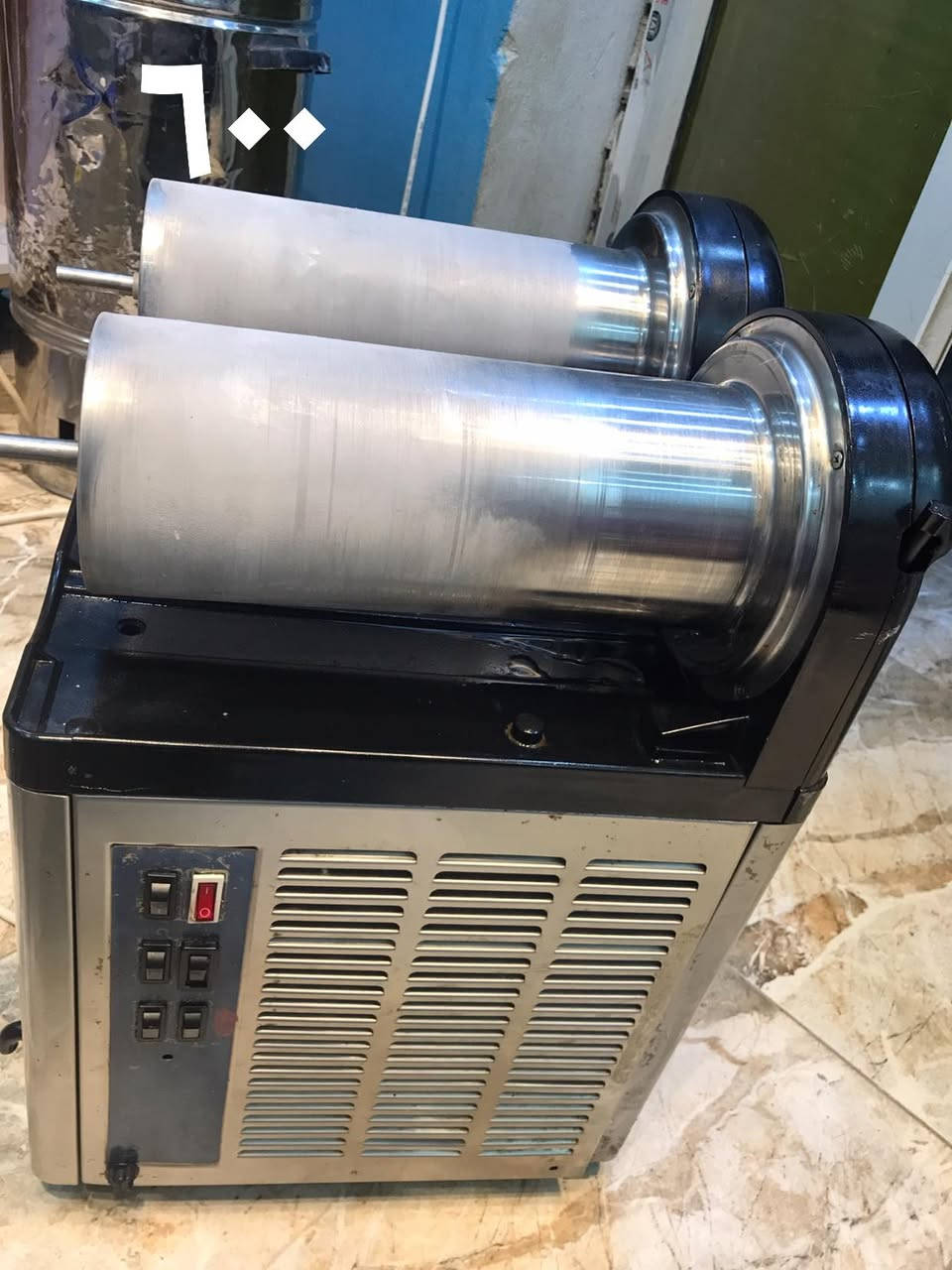 سلام عليكم محل مرطبات غراضه كامله سبلت تنكاتك مال موطه ولله شاهدغراضي  حيل معتني بيهم وعندي ميوزه وعندي عارضات كلهم نضيفات وعندي مجمدات ومكاين ازبري مكاين ازبري ***********
