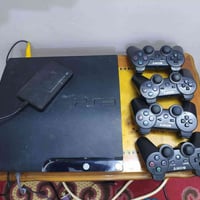 بلي 3 مهكر للبيع مع هارد واربع يدات السعر 85 07809650392