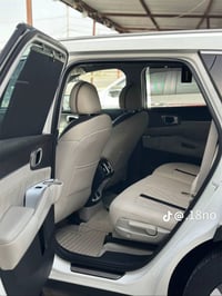 السلام وعليكم سورنتو موديل ٢١ السعر ٢٥٠ماشيه ٦٠  07822186421