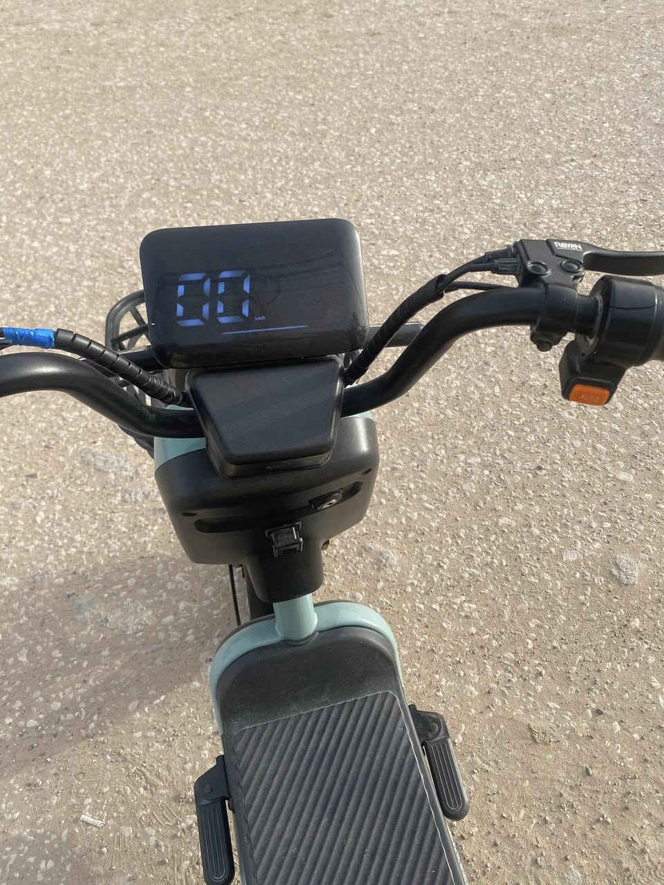 دراجة شحن جديد كلش و نضيفة
كلشي يشتغل بيها 

بصمة و سويج موجودات 

و كل عراضها موجودات 

سرعتها ٤٠حقيقي 

 بريكات امامي و خلفي شغلات 

أشاير يمين يسار شغلات 

شاشة ايباد 
بطاريات أصليات ياباني 

تمشيك ٢٠كيلو متر بل شحن 

شاحنتها موجودة 

سعرها ٢٥٠الف

 

مكان النجف شارع مطار 

للاستفسار واتساب ***********
