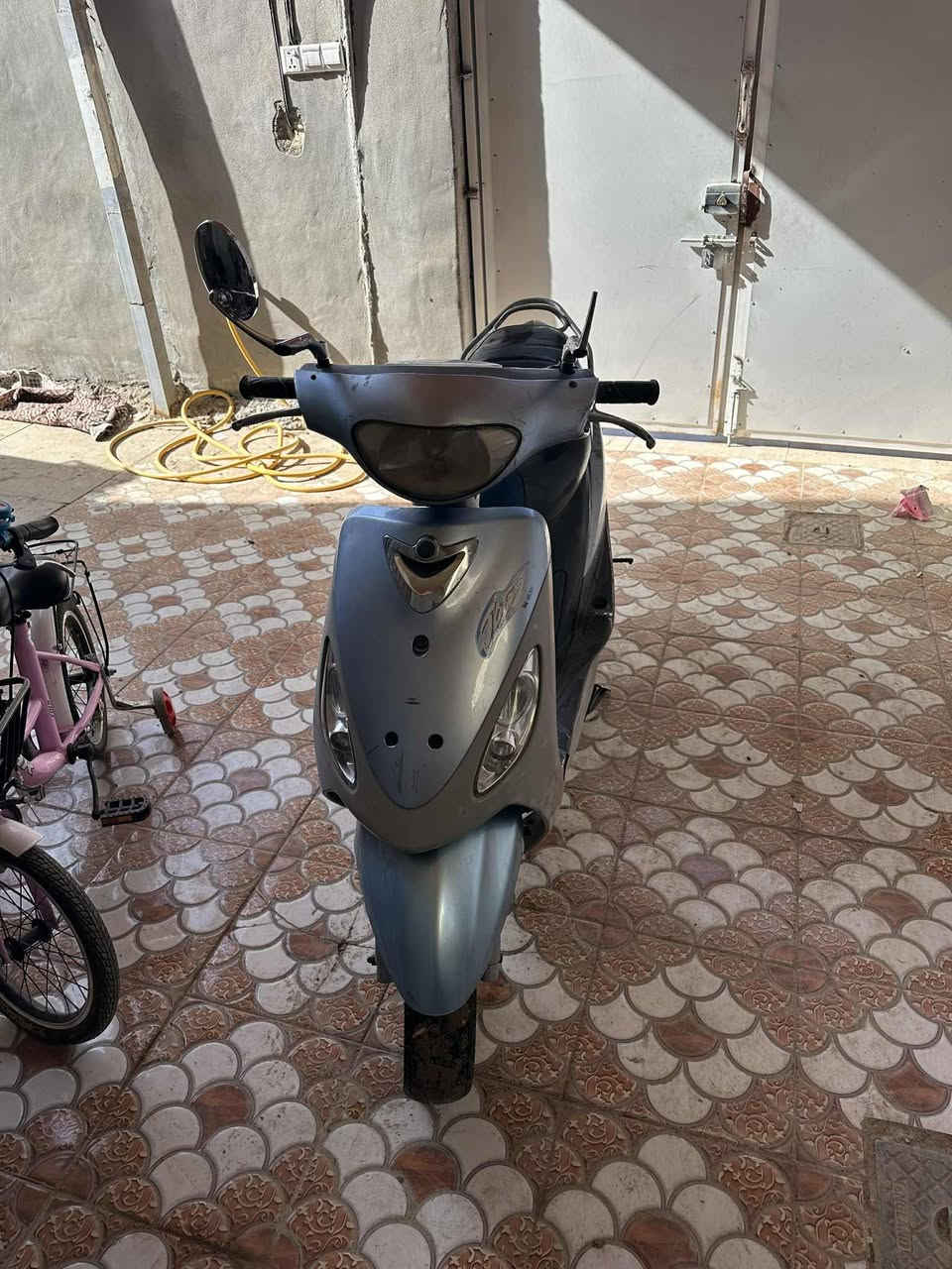 للبيع ماكس منغولي دراجة نظيفة شراي يتصل ‭٠٧٨١ ٣٢٤ ١٩٩٤‬
