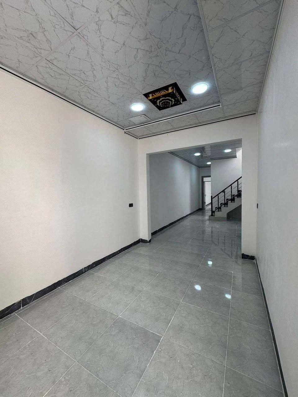 عروض مكتب السيف للعقار
دار سكني للبيع في حي الملاين الثانية قرب تقطيع الملك
جنس الأرض: زراعي حق التصرف
المساحة: 120 متر
الواجهة: 6 متر
للاستفسار الاتصال على الرقم: ***********
أو مراجعة مكتب السيف للعقار الكائن في حي الملاين الأولى قرب شركة الأخشاب.
