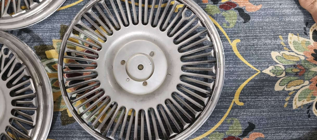 السلام عليكم حبايب
تخم كبات كلكسي حجم 13 نضافه 90٪
سيبايه ابو عمار جديده قبل شهر من اخذتها
تحويره كامله ويل كرونه الناصي وتخم تاير سنترا الناعم قبل شهر من شديته 
الشراي يتصل ويدلل 
مكاني الحله 
***********
