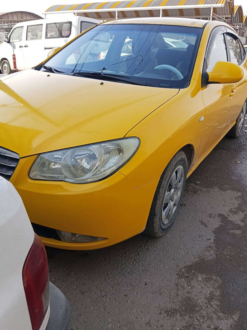 السلام عليكم سياره النترا موديل 2009 بها ضرر جملغين مبدل والبوند راعيه موجود الشرعي بالموصل السعر 110 بها مجال رقم التليفون ***********
