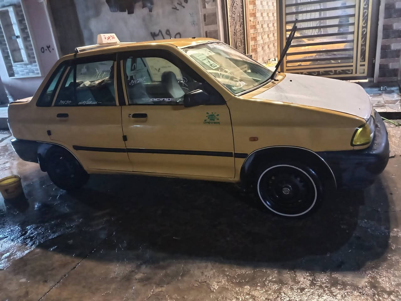 السلام عليكم سايبا للبيع موديل 2009 رقم بغداد مشروع وطني صاحبها الشرعي موجود شرط الوكاله والتحويل كابون بانزين بيها مكينه وكير خير من الله باتري جديد جامات كهرب تدفئه نار تبريد عايزو قايش بس 

السعر 25 وبيها مجال

رقم الهاتف (***********) بي واتساب
