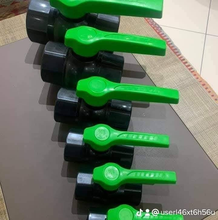 موجود مرشات زراعية بلاستيك جديده أصلية  
مع كامل الاكسسوارات المطلوبة ضمان 
...وبأسعار مناسبة 
 محلات أبو صالح الجدعه
 *********** / ***********
