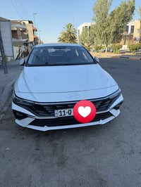 إلنترا موديل 2024 ماشيه 20 الف كيلو فقط مكفوله كفاله عامه داخل احمر حت...