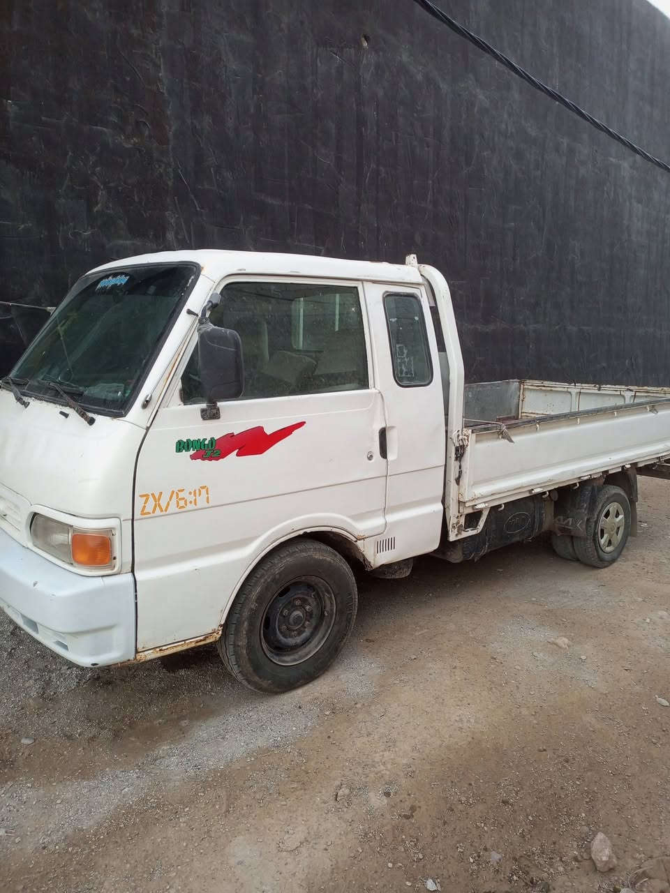 السلام عليكم كيه مديل 96 الشاصي مكفول ورقم الشاصي واضح والنسوية موجودة بس ما اندل صاحب السيارة والسيارة مكفوله من السرقة والعشائر السعر 35 وبيه مجال للاستفسار الاتصال على الرقم ***********
