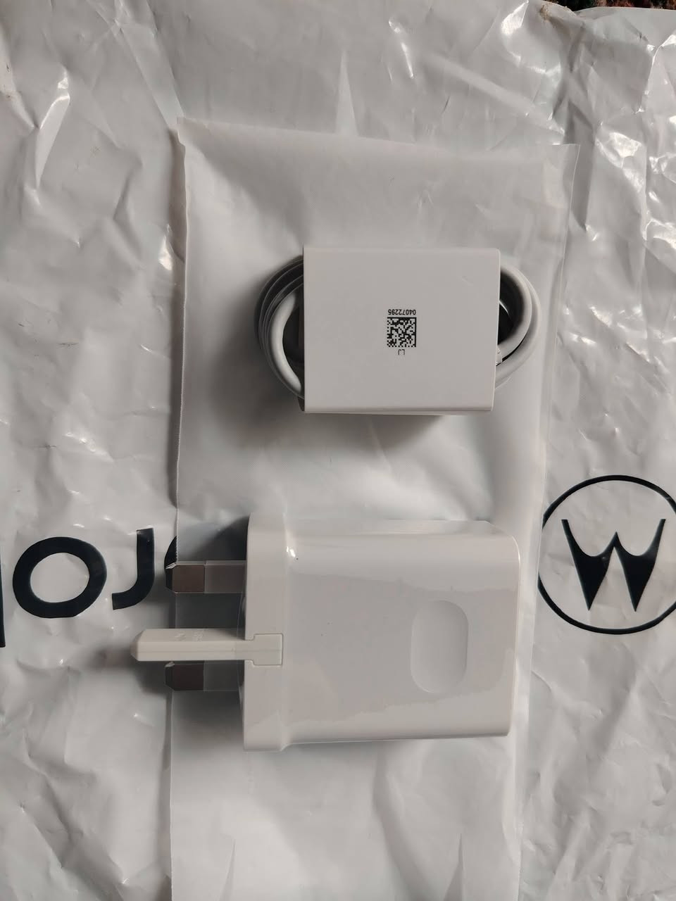 شاحنه هونر جديده اصلي مال كارتون جهاز هونر شحن سريع 35 واط /سعر 25 بي مجال /***********
