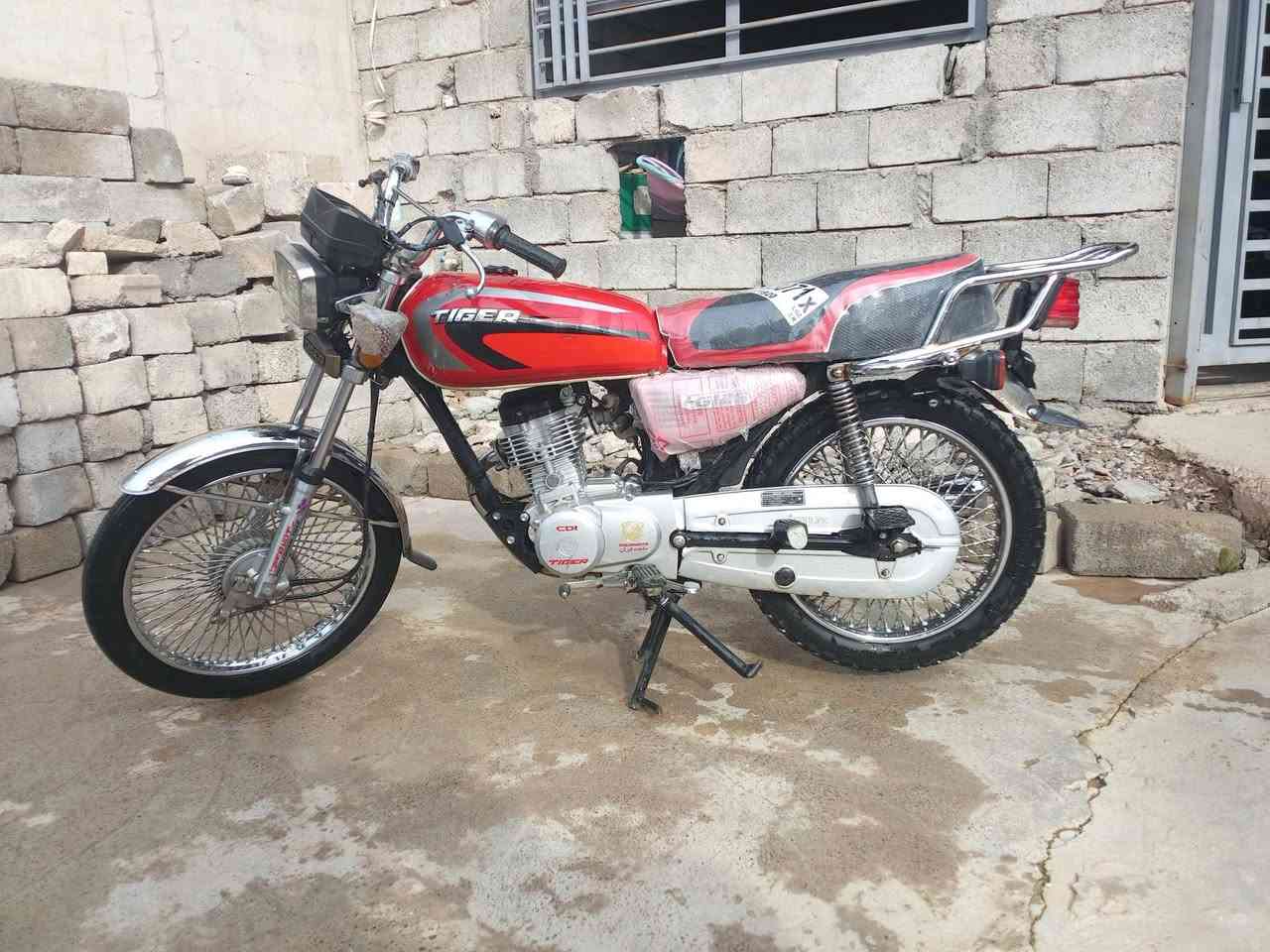 ،تايگر 20 مكينه ما مفتوحه بصمه وزن ثقيل 
كلو شغال منفيس موجود قفل استيرن شغال 
دبل اسويچ ويرمنيه شغاله السعر 525وبي مجال شي قليل 
اتصل ودلل ***********
