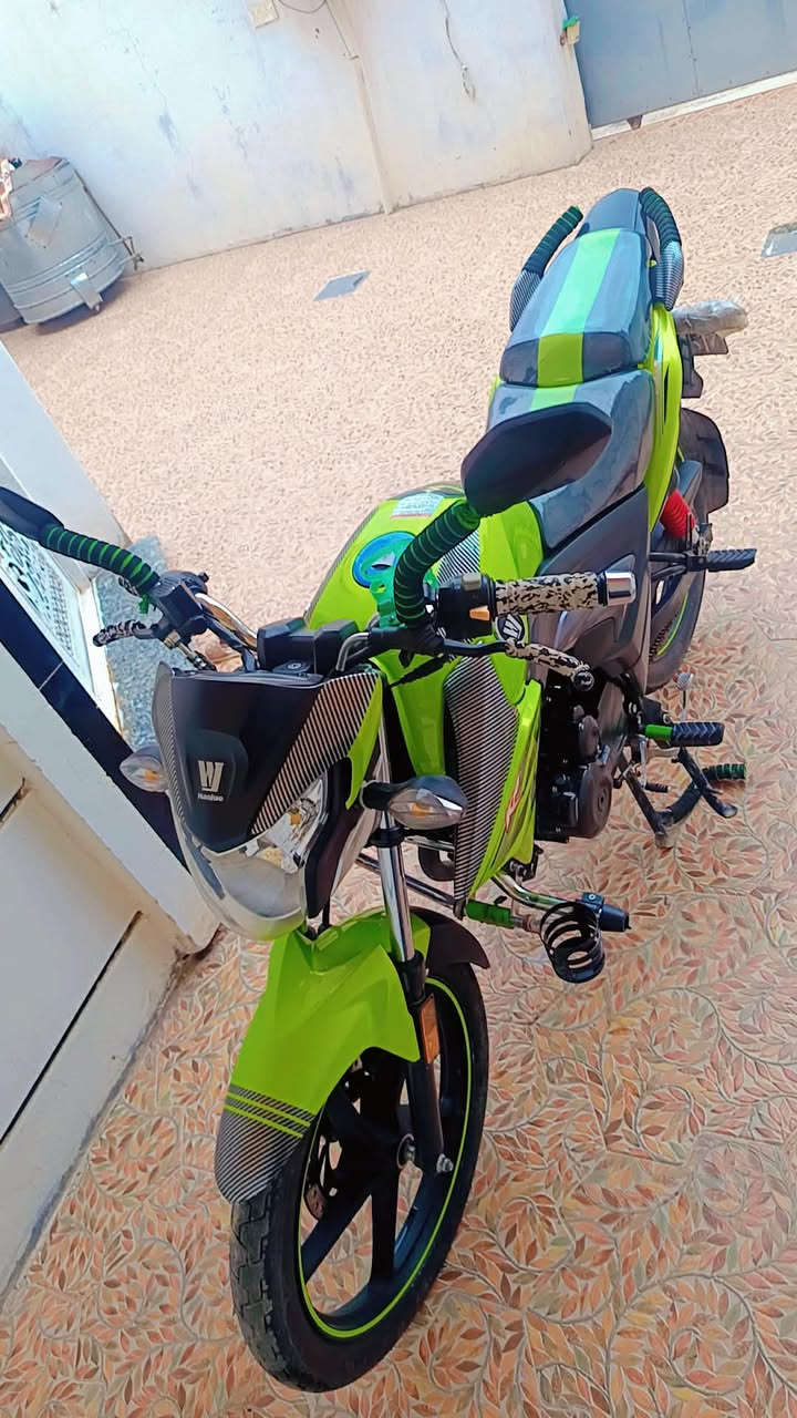 موديل 2022
دراجه نضيفه وجديده

مسجل رقم انلكيزي 
سنويه كامله باسمي

محرك 150
السعر19 وبيه مجال قليل 

رقم ‭0781 181 4450‬
