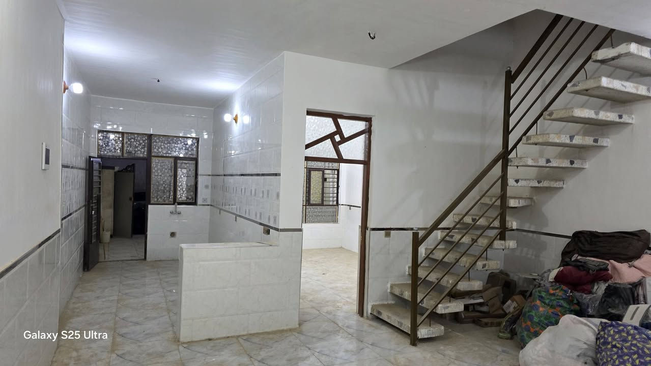 بيت للبيع مساحة ١٣٠متر  ٦.٥×٢٠نزال طابق  غرف وهول واستقبال وكراج وخدمات فول منطقة بوب الشام منطقة السواري فرع واثق الساعدي  طابو ملك صرف زراعي سند ٢٥  كامل خدمات ومتوجه موقع حلو سعر ٨٦  بناء جديد هستوهه طلعت العماله منه شتايكر   ماء كهرباء تبليط فرع عريض ١٠ متر الاتصال ***********
حسين نعمة الساري  
بيت للبيع مساحة ١٣٠متر  ٦.٥×٢٠نزال طابق  غرف وهول واستقبال وكراج وخدمات فول منطقة بوب الشام منطقة السواري فرع واثق الساعدي  طابو ملك صرف زراعي سند ٢٥  كامل خدمات ومتوجه موقع حلو سعر ٨٦  بناء جديد هستوهه طلعت العماله منه شتايكر   ماء كهرباء تبليط فرع عريض ١٠ متر الاتصال ***********
