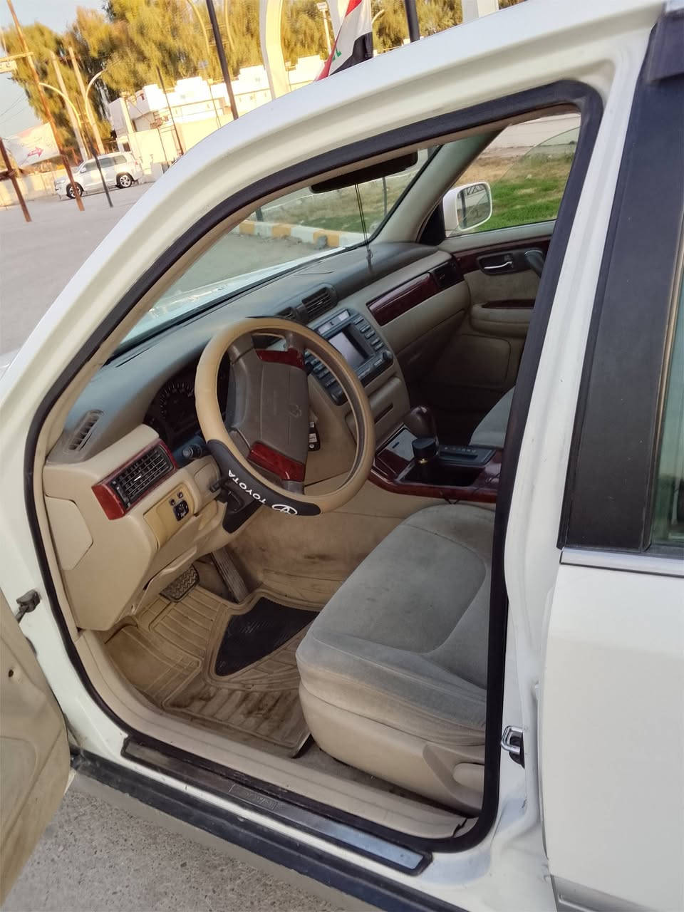 ملكة للبيع ادوات موديل 2002 جديدة رقم لاستفسار ***********
