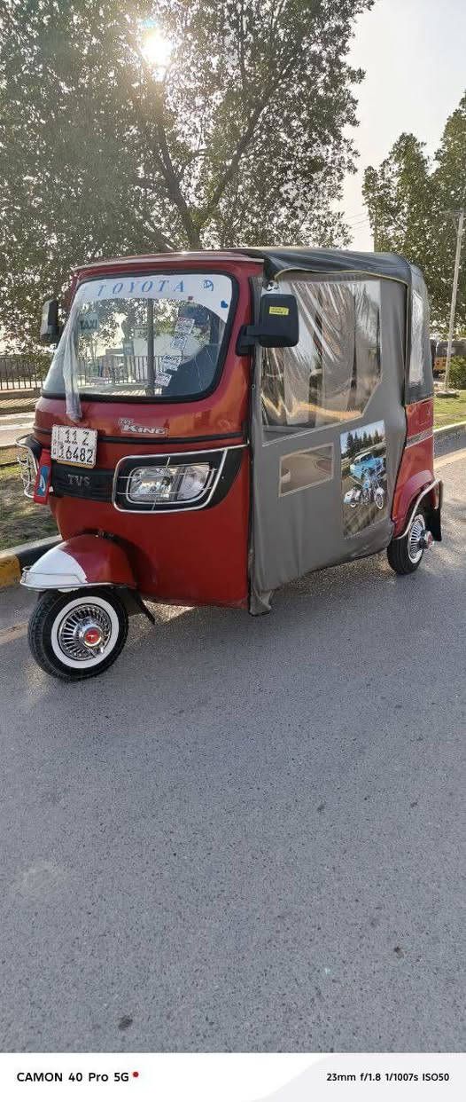 تكتك تيفي اس موديل 22 شهر 10 رقم وسنوية نكليزي بسمي هزة جديد تحويل ثاني يوم تكتك جاهزة كبل للشارع كهربائيات كلها شغالة   كيج سرعة كيج  بانزين  تخم تاير جديد دومشة كبات التكتك مرشوشة بدون اي  معجون  بدون اي خياس محرك مكفول من تنقيص و تبخير
مكاني بغداد يم البوابة 
*********** واتساب موجود
