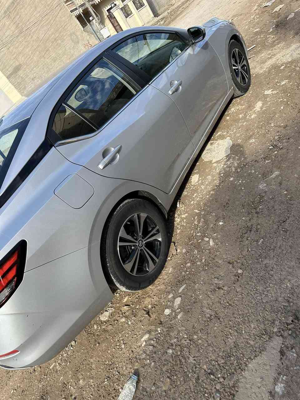 السلام عليكم سنترا للبيع 2023 SV محرك 2000 سلفر المواصفات ويل كروم شاشه وكامره وحساسات توقف ذاتي تحديد سرعه وتحديد مسار سيار ع بلاد حته دعاميات حادثها فقط جاملغ ايمن بدون لغد وشويه من دوسه فقط ايرباك برده بدون ايرباك دشبول ولا دركه وبيها رصعه خفيفه بالقماره وبيها سونار وين متريد افحص تايرات جديده مالتها الأصليات 
ملاحظه مثل ما حجيت بضبط تحياتي

السعر ١٤٧ $ 

مكاني بتكريت للأتصال ***********
