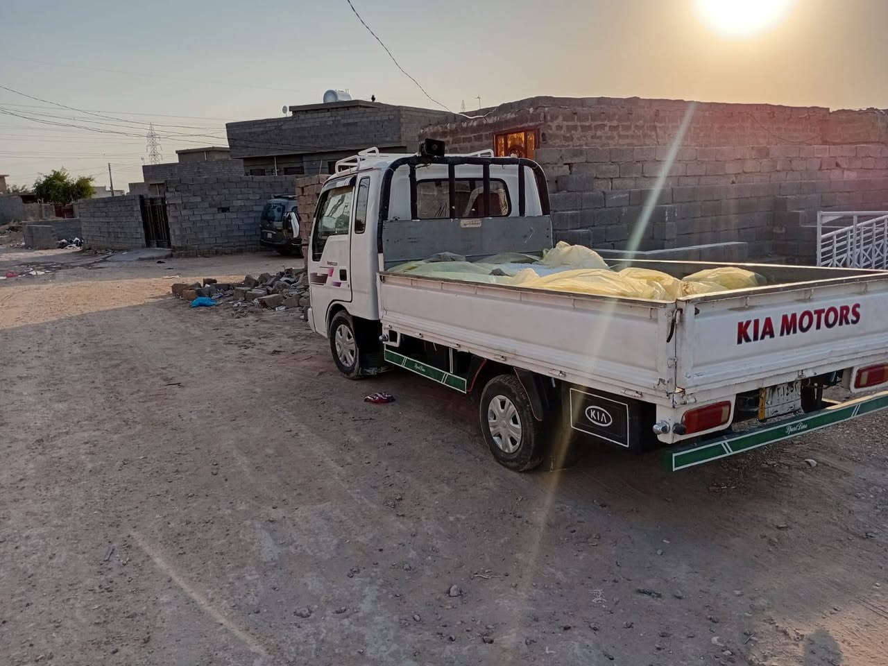 للبيع فونتيرا موديل 2000 رقم انبار مكفولة كير ومحرك وصدر كفاله السيارة حييل حلوه سعرها50 وبيه مجال حسب القناعه مكانها فلوجه حي مختار ***********
