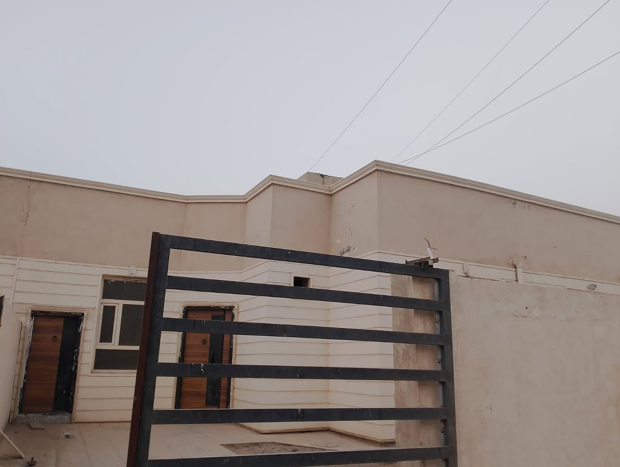 بيت مساحة ٢٠٠ م
مجمع كتاب العدول /الموحية
بيت متكامل من جميع النواحي والخدمات
بناء جديد فارغ حالبا وجاهز للسكن
يتكون من غرفتين نوم
وصالة ومطبخ واستقبال مع مجموعة صحية عدد٢
مع حديقة وكراج للسبارة
الإتصال على الرقم
***********
