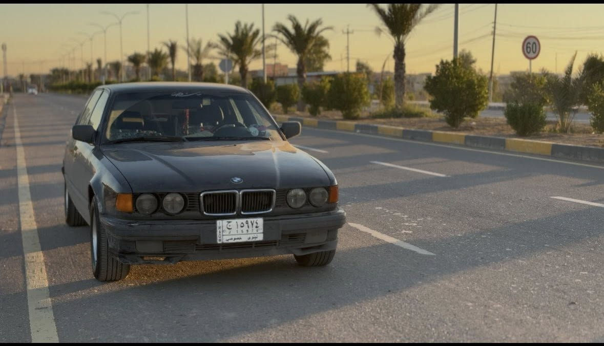 السلام عليكم BMW للبيع:
 BMW 730 iL V8 باب طويل
موديل 1993.
8سلندر
كشنات جلد كهرب بردة جام الخلف كهربائية بس بدون سلايت بدون فتحة سقف يعني گير ومحرك شرط گير توماتيك
السعر: 70 وبيها مجال السيارة فول نظافة
للتواصل اتصل على: ‭0750 210 5675‬
