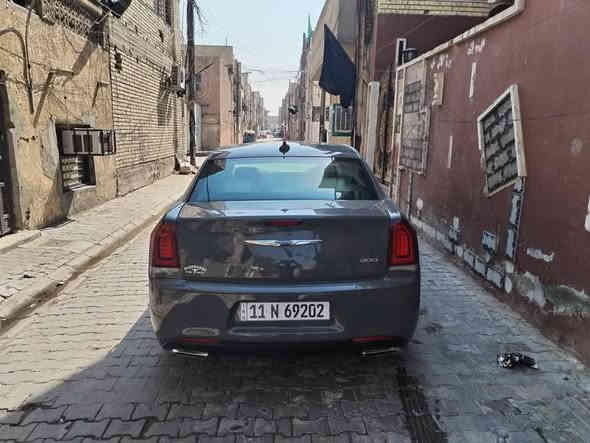 سيارة كلايسلر اوباما موديل ٢٠١٩اصل سمنتي S تو ويل انتورك
سيارة جاهزة كامله 
وارد امريكي
شاشة كار بلاي
كشنات كهرباي 
كشنات جلدابيض حرف Sحضن
تشغيل عن بعد 
لايت زنون 
كامرة خلفية 
محرك ٦سلندر 3600
كير مكينة حداده بلادي
بدون بنرامة
 ماشية ٦٩m
رقم بغداد جديد  مراوس بجيب ٧راكب 
سيارة مال بيت لا طالعة ولا شي 
سيارة حادثة دعاميات مكسرة ومصلحينهن نفسهن بارد بل جاملغ خلفي كد شبر ونص 
مكاني بغداد مدينة الصدر ***********
