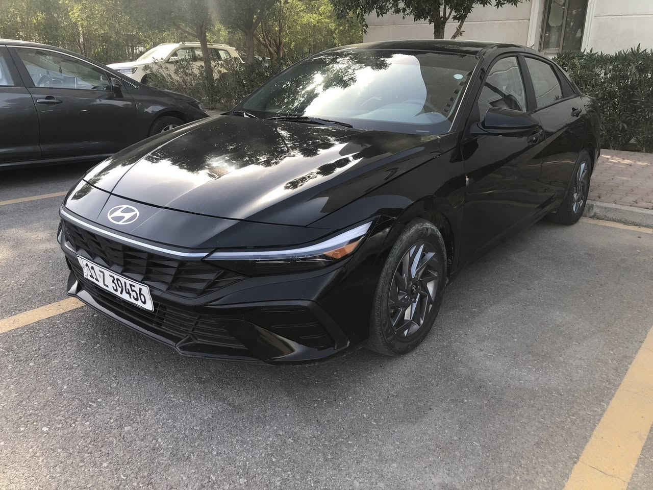 هيونداي إلنترا 2024هايبرد – وارد أمريكي
مرقم بغداد باسمي اشتريته من المستورد 

ماشيه: 38 ألف mi

الضرر: فقط جاملغ امامي وباب السائق وصور لحادث موجوده مع الصور وكذلك سونار قحطان الصفار 

مواصفات 

محرك 2000 دوش 

بك لايت لد 

عدسة لايت زنون 

لد زنون بلاد 

ويل كب كروم 

تبريد بيانو منفصل مناخين 

 • رادار 

 • إشارة ترحيب

 • بصمة أبواب وبصمة تشغيل

 • مانع انزلاق

 • 3 أنظمة قيادة

 • سايد بريك كهربائي

 • شاشة

 • تثبيت مسار 

السعر 155 وبيها مجال معقول 
بيع او مراوس 

 •مكان سياره بغداد حي العدل 
للاتصال ***********
