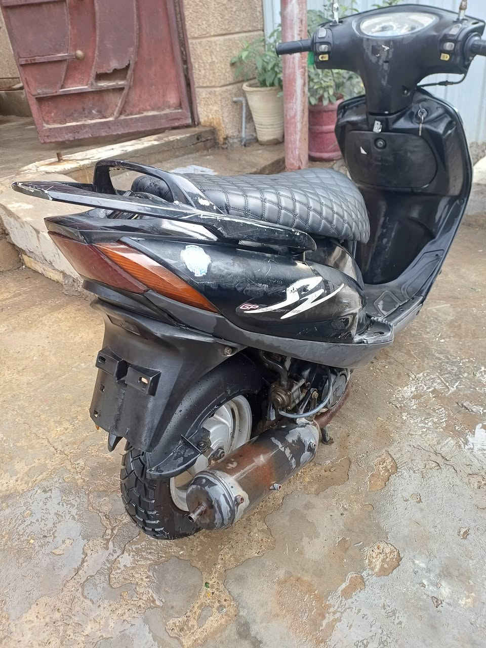 دراجه ماكس ١٤٠ للبيع مكينه ناعمه حلوه كله شغاله سلف هندر كهربائيات بس كيج  بانزين عاطل السعر ٢٥٠ بيه مجال مكانه الحريه للإستفسار ***********
