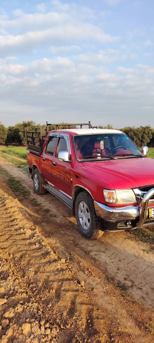 بيكم دير للبيع 
موديل 2009 رقم نينوى اجنبي 
سنويه جديد باسمي 
كير و محرك شرط لا صرف ولا نفخ 
مكفوله من دعاميه الى دعاميه 
لا صبخ و لا دعم 
سعر 75 $ بي مجال 
على من يرغب بالشراء يراجع صاحب العلاقه
او اتصال بالرقم التالي *********** موصل, نينوى
