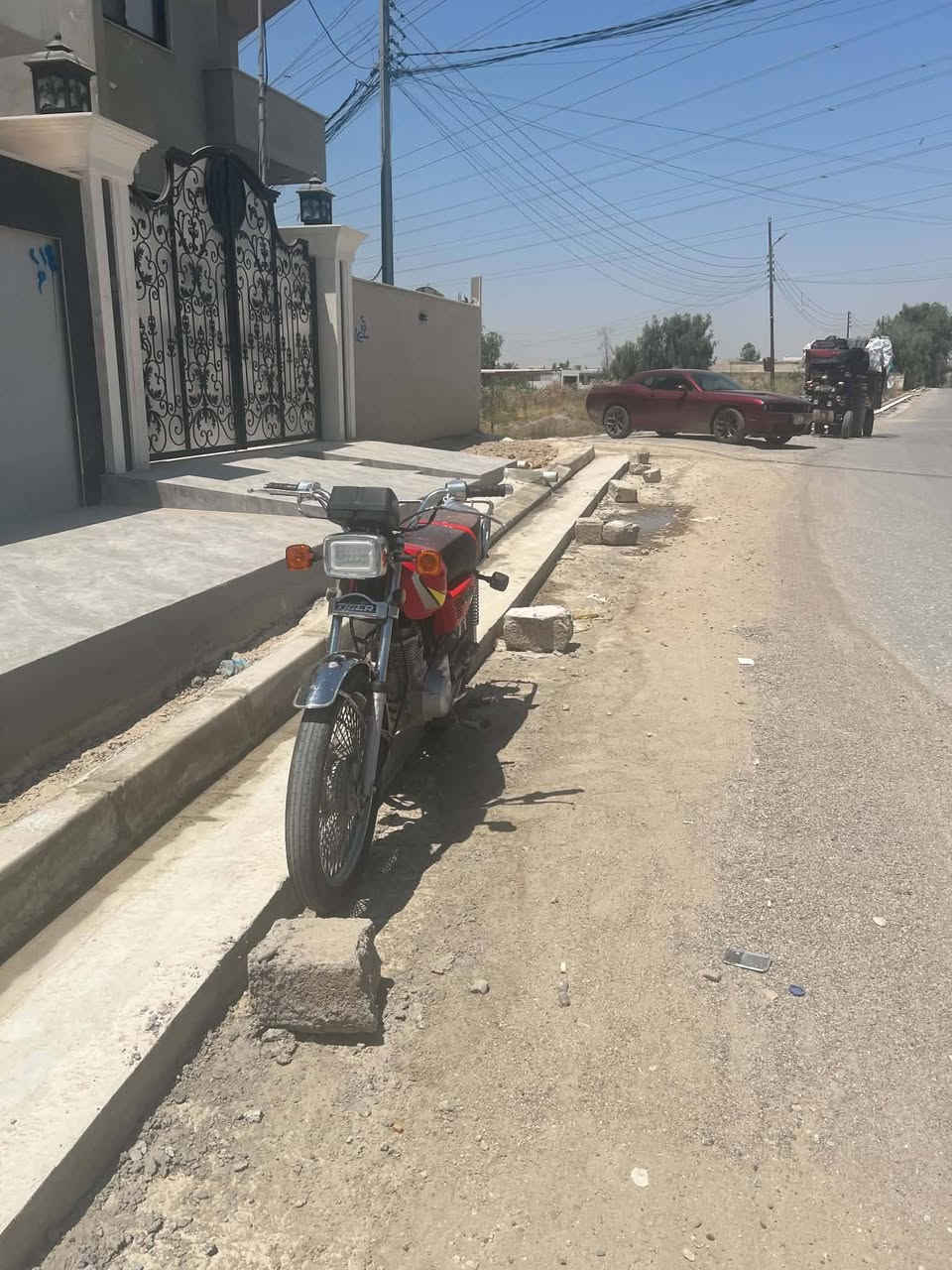 دراجة تايكر 2021
اربعة كير 
دراجة كاملة مكملة ما عايزها شي
لايت عينة اشاير دشبول كامل مكمل شغال ما تصرف علي دينار 
سعر 480 وبي مجال يفيد الجناي والدلفري معدل نار وشلعة نار وفصلة نار شرط كلشي ما يعوزوو  
واتساب ***********
