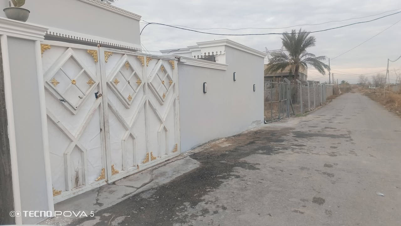 دار للبيع مساحه ٢٠٠ في منطقه الإصلاح شارع الجزيره السياحيه متوفر كافه الخدمات للاستفسار الاتصال ***********
