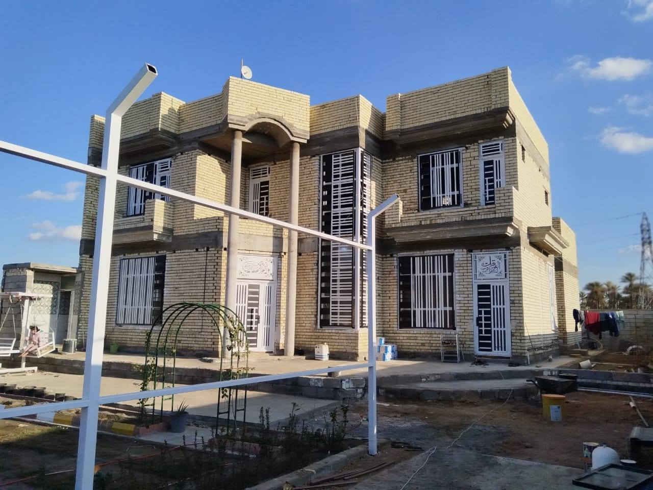 🏡 دار للبيع – فرصة مميزة
📐 المساحة الكلية: 1000 متر
📏 الأبعاد: 20 × 50
📜 الطابو: زراعي صرف – سند 25
✍️ تحويل مباشر باسم المشتري
🏗 مساحة البناء: 480 متر
⚡ الخدمات متوفرة بالكامل:
(كهرباء – ماء – تبليط)
🏠 تفاصيل البناء:
دار مكوّنة من طابقين
🔹 الطابق الأرضي:
غرفتين نوم
هول
استقبال
موزع
مطبخ حار وبارد
عدد (2) مجمع صحيات
🔹 الطابق الثاني (نظام شقة معزولة):
غرفتين نوم
هول
مطبخ
صحيات
📍 الموقع:
كربلاء المقدسة – قضاء طويريج
مجمع الفرات خلف محطة النهرية
(مقابل الكوي)
💰 السعر: مناسب وقابل للتفاوض
📞 للاستفسار:
***********
📲 واتساب متوفر
