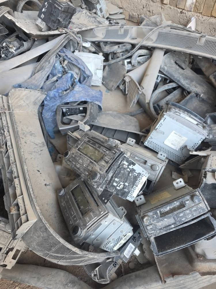 غراض مال ستاركس بيها هواي غراض وبيها مسجلات هواي ابيع كوم حديد السعر  ١٠٠ الف  مكاني حله 
*********** حلة, بابل
