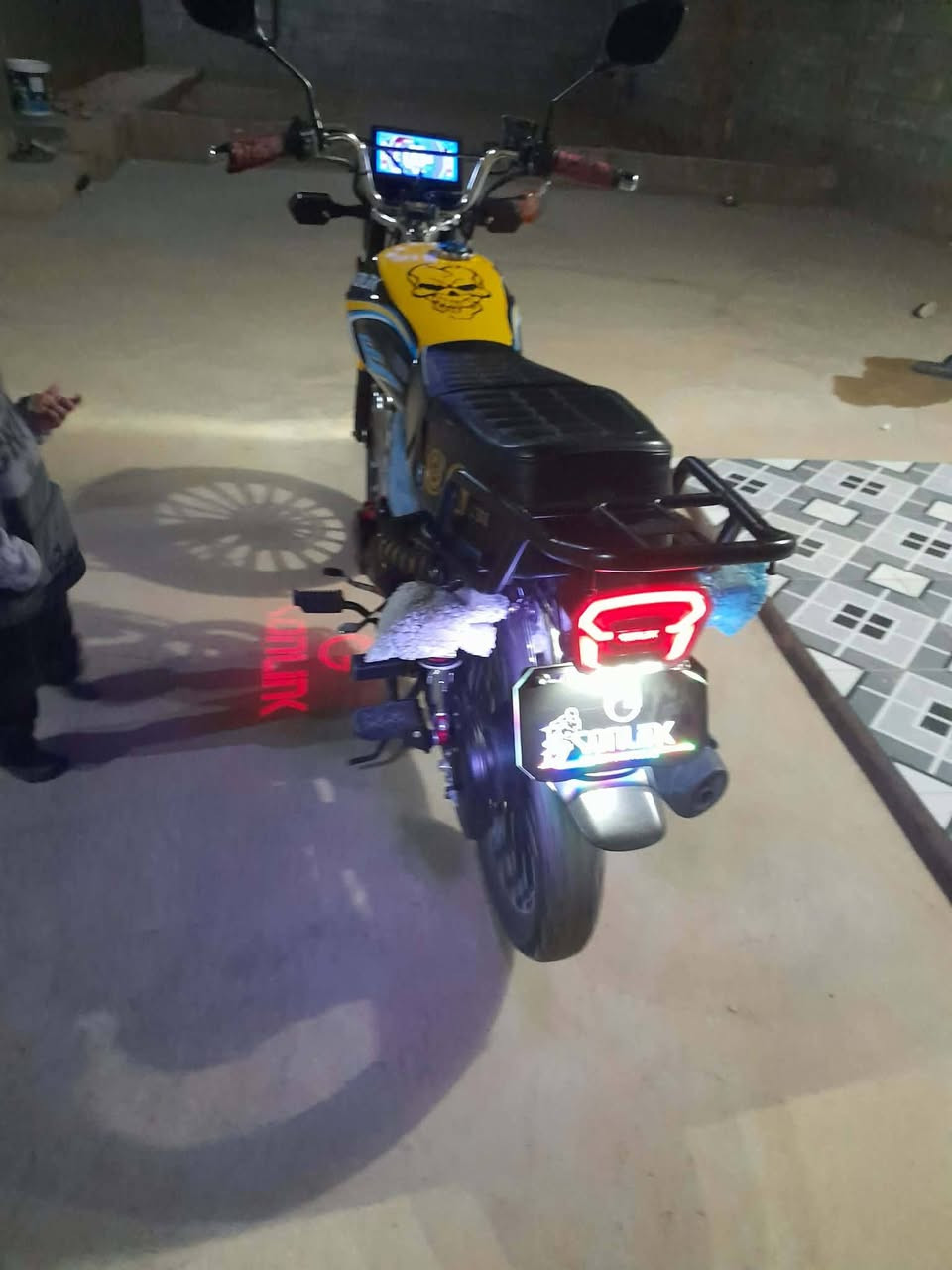 سلام عليكم شباب دراجه 25بعد جديد صار 15يوم من شددت عراضه 900 للتصال على رقم ومراسلت حساب ***********
