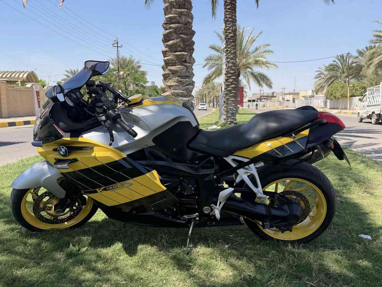 سلام عليكم دراجة bmw r1200s بحالة الوكالة مرقم اصولي تحويل ثاني يوم كفاله عامة لاستفسار / ***********
