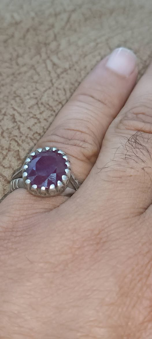 ياالله السلام عليكم متاح خاتم ياقوت افريقي يدك فول بالجهاز وين عشاق الياقوت الافريقي فرط الرمان مكاني السماوة ***********
