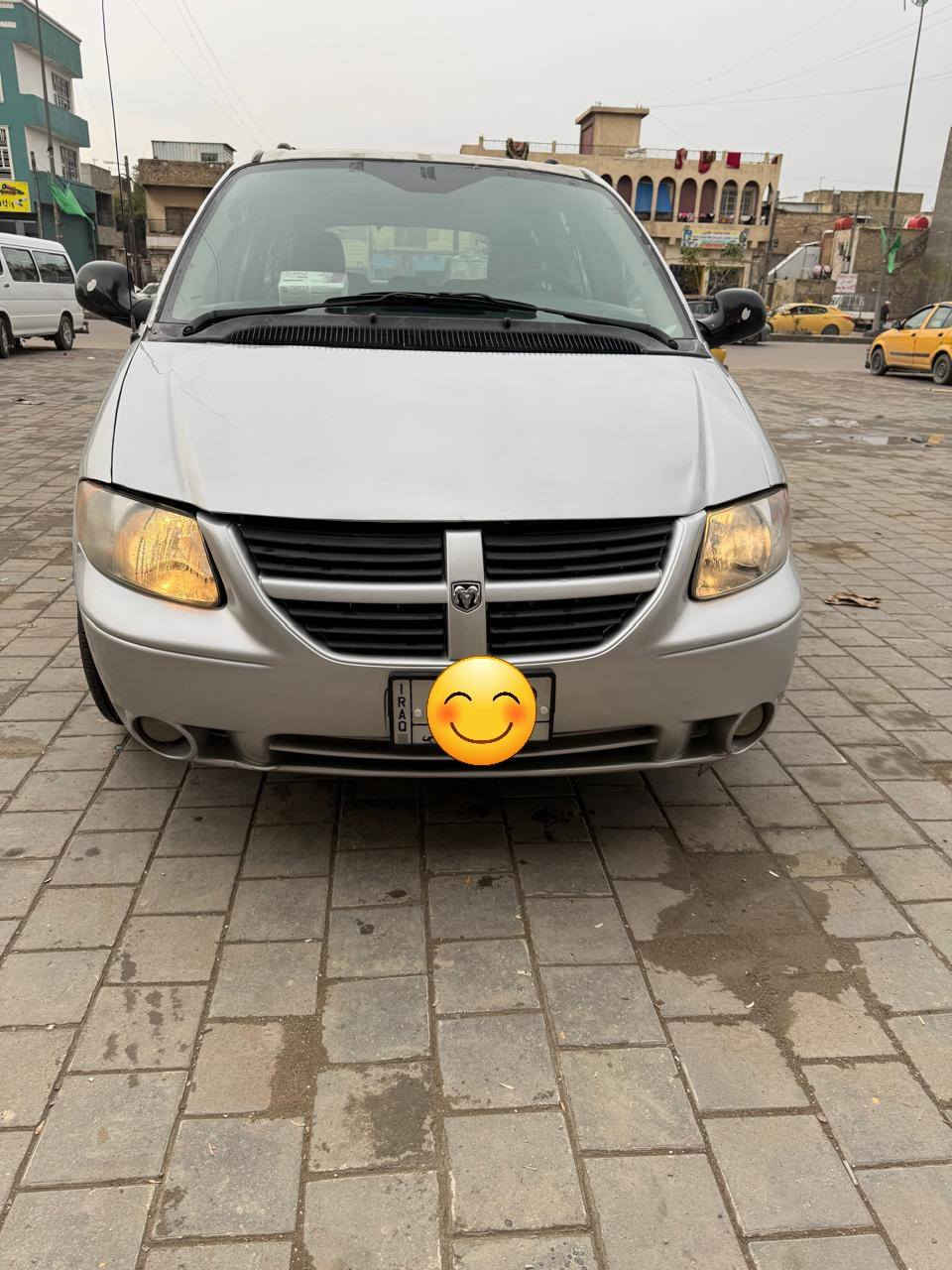 من رخصة مدير الاكروب 
للبيع دوج كرفان رقم بغداد ألماني 
موديل 2005 سنويه نافذه صار شهر
محرك كير ٣٣٠٠ نضيفات تبريد ثلاث قطع شغال بس الأمامي 
اما الخلفي ماعرف شبي 
صدر وتايرات جدد  مصبوغه حزام 
بيها حادث جاملغ الأمامي 
كهربائيات شغاله  مكان السياره بغداد مدينه الصدر السعر 60  بيها مجال بسيط للشراي الهاتف ***********
