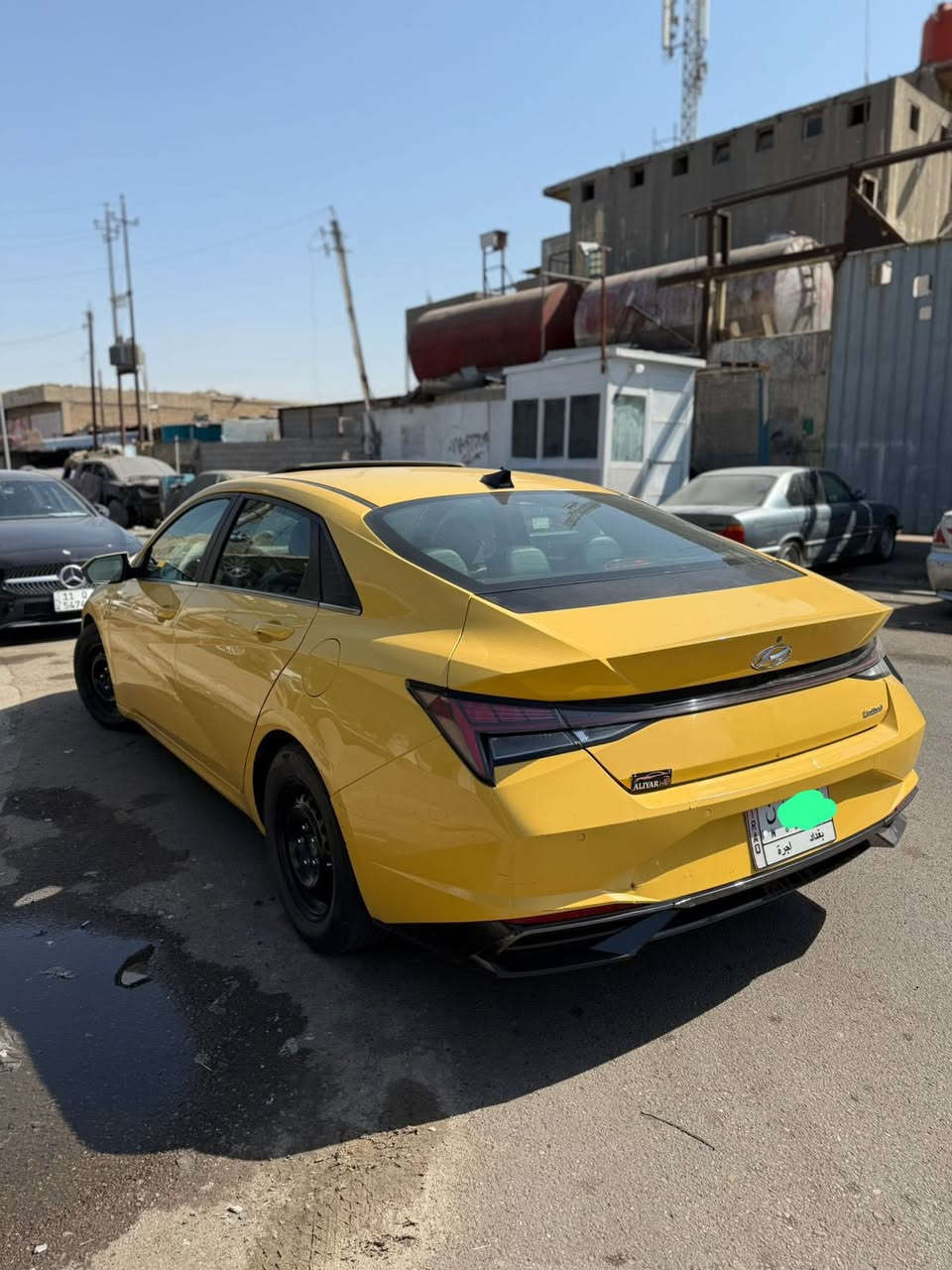 السلام عليكم
للبيع او مراوس 
—————————
النوع :- النترا 
الموديل :- 2022
الون:- اصفر 
الوارد :- أمريكي 
الحادث:- جاملغ خلفي 
سعه المحرك :- 2000 دوش 
الرقم :- بغداد - اجره 
المسافه المقطوعه :- 51 الف 
———————————————
       الـمـواصـفـات فول 
- فتحه سقف 
- ⁠بصمه ابواب + تشغيل 
- ⁠صندوق كهرباء 
- ⁠لايت ليد 
- ⁠كامره خلفيه 
- ⁠تبريد + تدفئه 
- ⁠هاند بريك كهرباء 
- ⁠اوتو هولد 
- ⁠كشنات تدفئه تبريد 
- ⁠تحكمات كشنات كهرباء 
- ⁠قياده ذاتيه 
- ⁠انضمه قياده 
- ⁠كشنات جلد 
               باقي المواصفات معروفه
——————————————————
مكان السياره :- بغداد 
السعر :- 153 ورقه وبيها مجال 
للاستفسار او اتصال 
***********
ملاحظه // السياره بدون بجم مكفول وبدون ايرباك حادث خلفي جاملغ فقط
