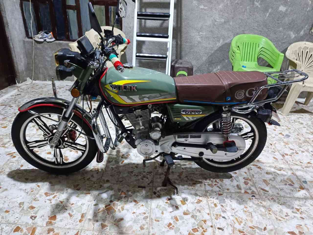 السلام عليكم دراجة ايراني للبيع سونك 5كير موديل 2024 اوراق أصوليه محرك 200 كهربائيات كلها شغاله محرك برغي ممفتوح بي نكره سلف المكان بغداد الراشدية مقابيل الحسينية( السعر 750 وبيها مجال بسيط) للاتصال ***********
