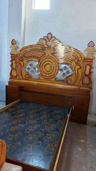 السلام عليكم غرفه البيع استعمال قليل كلش السعر 750وبيه مجال المكان هبهب الستفسار أن تصل ***********
