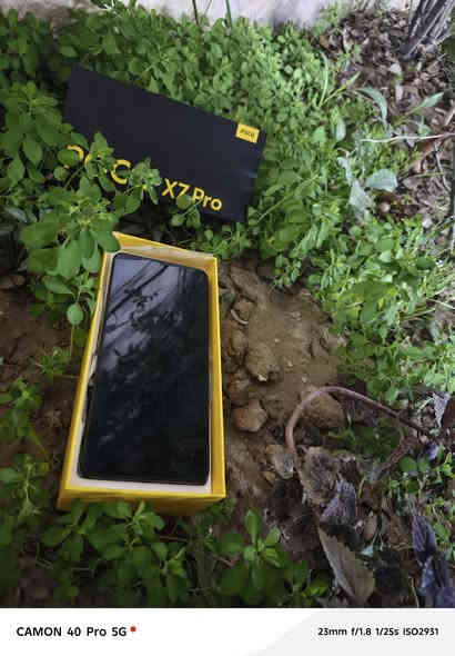 للبيع فقط بوكو اكس 7 برو يأتي بشاشة AMOLED بحجم 6.67 بوصة بدقة 1.5K (1220x2712 بكسل) ومعدل تحديث 120Hz. يدعم الشاشة طبقة حماية زجاج كورنينج جوريلا 7i وتقنيات HDR10+ وDolby Vision.
- *المعالج*: Mediatek Dimensity 8400 Ultra (4 نانومتر)
- *الذاكرة*:
- رام: 12+12=24
- تخزين: 512
- *الكاميرا*:
- خلفية: 50MP (OIS) + 8MP (زاوية واسعة)
- أمامية: 20MP
- *البطارية*: 6000mAh مع شحن سريع 90W
- *نظام التشغيل*: Android 15 مع واجهة HyperOS 2
- *مقاومة الماء*: IP68 (عمق 1.5 متر لمدة 30 دقيقة)
- *الأبعاد*: 160.8x75.2x8.3 مم، وزن 195-198 جرام
بوبجي120فريم فول سلاسه
هاتف قوي بمواصفات مميزة
السعر 400 وأبيه حك جيه فقط 
عدد دورات الشحن 37 مرا 
مكاني موصل حي عدن
رقم التلفون ***********
