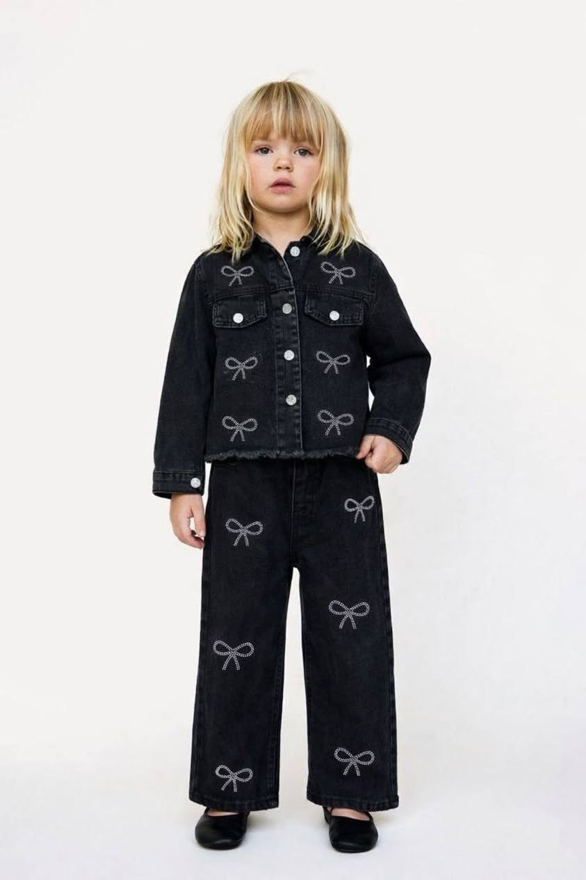 مجموعة من اطقم البناتية الرائعة 😍 #الجينز بتصاميم رائعه 😍 نقدمه لكم من مصانع #بورصا 🇹🇷
#كيراز_كيدز الأفضل بين يديك 🇹🇷 
بيع جملة شحن من تركيا إلى جميع أنحاء العالم 🌏✈️🇹🇷

🍒 Kiraz - Kids 🍒

◽️Sizes :  3--10   years 
◽️Seri : 5    pieces

 🔹🔹  Price : 😍


**إذا كنت صاحب هذا الإعلان وتريد حذفه لأي سبب، رجاءا أرسل رسالة إلى الدعم الفني**