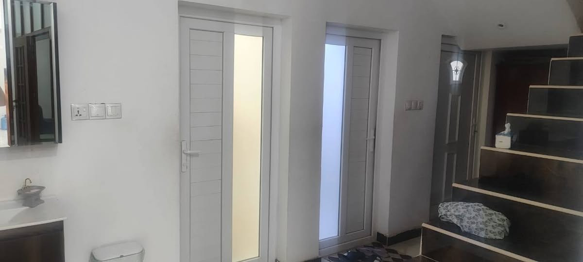 (بيت للبيع دولان أربعة متر عرض بناء)       (حديث في الجزائر قرب بن غازي)
■■■■■■■■■■■■■■■■■■■■■■■■■■■■■

🌍بيت للبيع في حي الجزائر بناء جديد 

🌍مساحه الدار 243 متر البيت دولان واجهت المدخل 4متر

🌍يحتوي على غرفتين وصاله ومطبخ وصحيات 

🌍واستقبال ومناور وحديقه داخليه 

🌍البيت يباع مع الأثاث 

🌍جاهز للسكن #ملاحظة #سعر #البيت 215 مليون 

للإستفسار والمعلومات اكثر مراجعة مكتب آملاك للعقار والمقاولات العروبه شارع المتحف قرب مطعم كودو كودو او الاتصال على الأرقام التالية 

***********

***********

@الجميع
