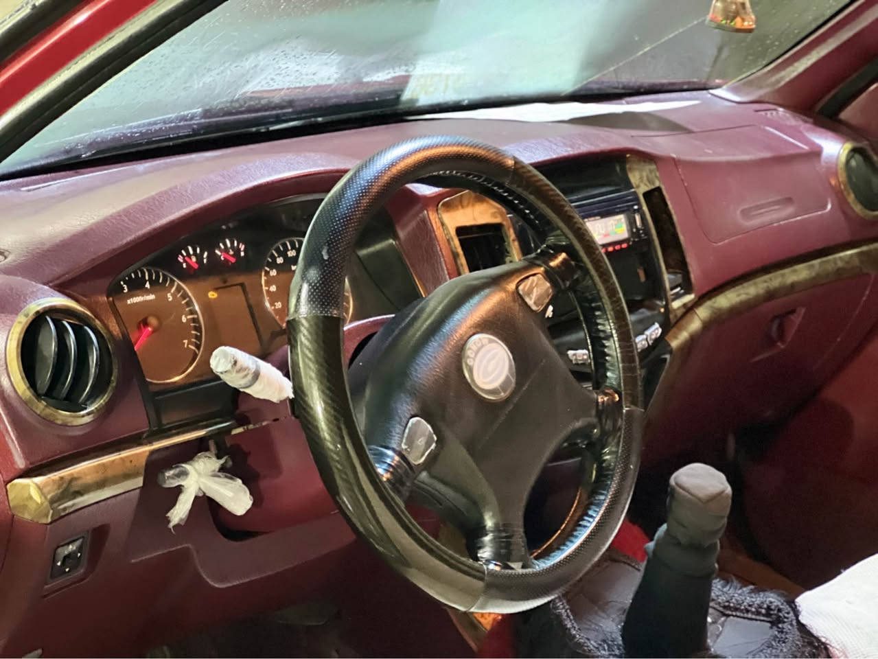 ئەم سەیارە جوانە بۆ فرۆشتن مۆدێلی ٢٠٠٩ مەکینە و گێڕی مەزبوتە. مەکینەکەی بە شەرتی ١٠ فیتەر قەترە سبوخی نیە کامل لە سەر بیلاد ماوە تۆ چوار تایەی لۆکی لە سەرە سەیارەکە ماڵی دۆستە  ڕێگە پێدانی مروری هەیە و مەنەفێس و وەکالەی ئەسڵی لە گەڵە نرخی ٤٢ گڵا و ماعەمەلە یەکی برایانە 
ژ.م *********** كالار, السليمانية
