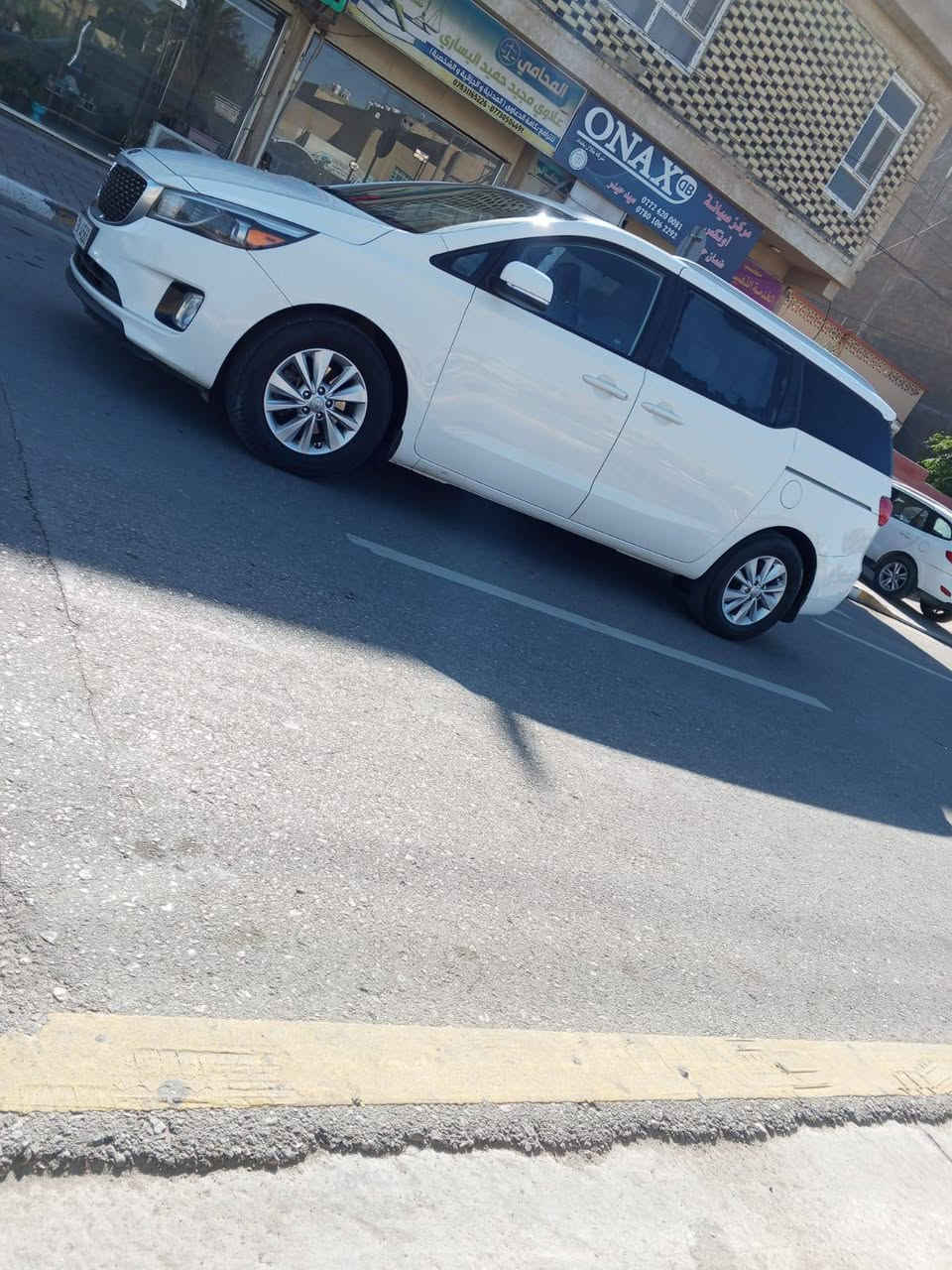 سلام عليكم سياره للبيع سيدونا موديل 2021 بدون حادث السياره  كفاله عن الضربه والتبديل كير مكينه  كفاله لا تنقيص لا تبخير مواصفات فول واحد على ابواب كهرباء كشنات جلد كشنات كهرباء شاشة تحكم ستيرن ثلاث قطع تبريد سبعه راكب بشاير بالمري شفط تخم تاير حداديه تدفئه تبريد ثلج هزه جديده العنوان كربلاء السعر// 195// بيها مجال بسيط تحويل مباشر رقم *********** الهاتف
