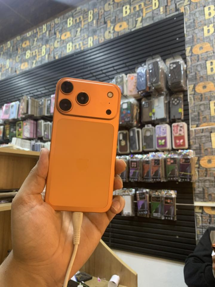 11عادي محور 17برو
ذاكره64
فيس ايدي شغال
دبل سيم
نموذجm
مبدل شاشه وبطاريه
سعر 220 
شراي خاص او اتصل
***********
